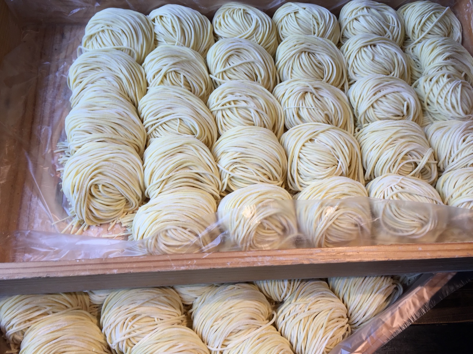 毎朝仕込む自家製麺